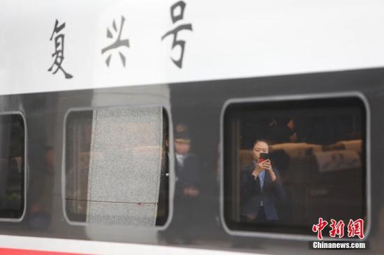 7月1日起铁路将实施新列车运行图 北京再增12.5对复兴号