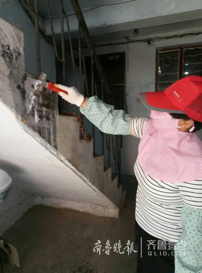 泰安:岱东社区齐上场，创城粉刷墙面忙