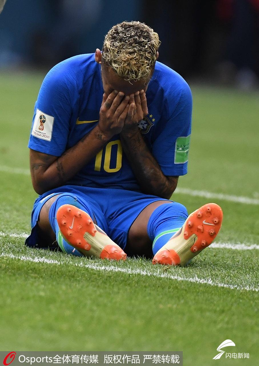 巴西完胜弱旅，球迷点赞内马尔哭泣 盛赞输球门将纳瓦斯