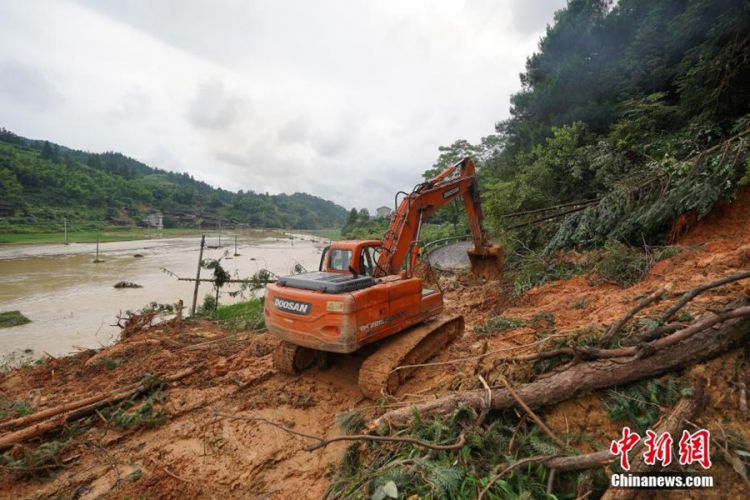 贵州持续强降雨 25万人受影响多地农田受灾