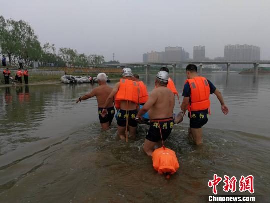 郑州4名初中生游泳溺水 经搜救已无生命体征