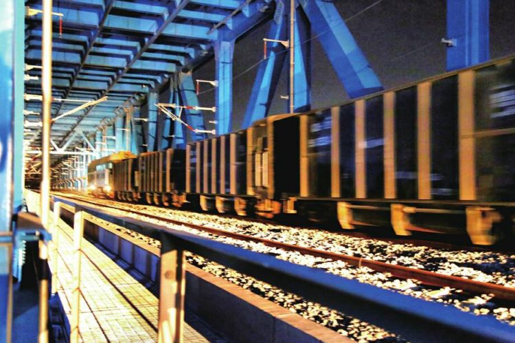 石济客专迎来开通前“大考” 济南黄河公铁两用桥动静载试验今日结束
