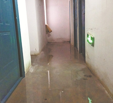 淄博国信国际公馆入住仅两年 地下储藏室漏水