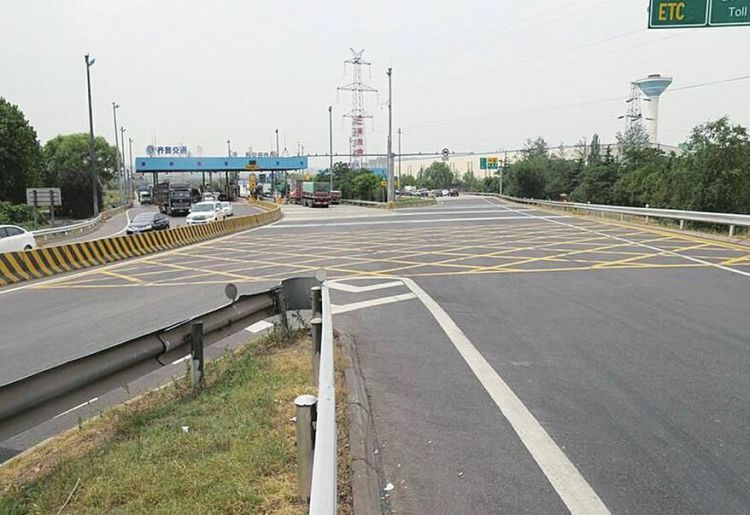 为缓解拥堵，济南绕城高速东线首次引入“黄网格线”