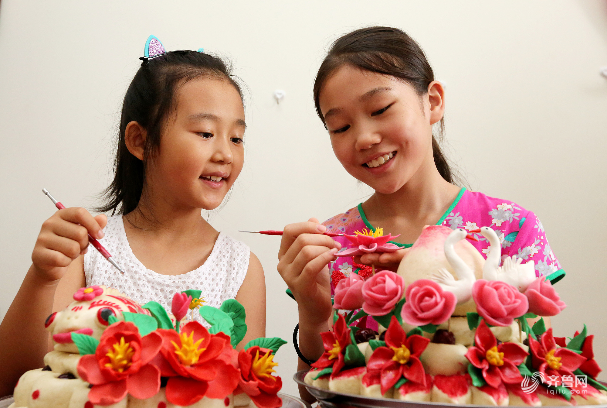 枣庄小学生暑期学做“花馍”  感受传统文化魅力