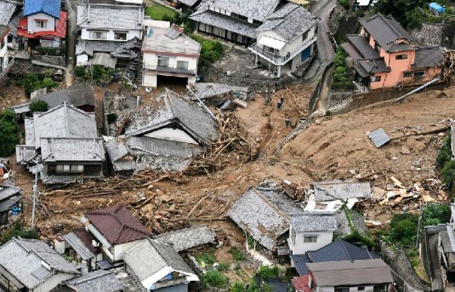 日本暴雨致死逾80人 近60人失联
