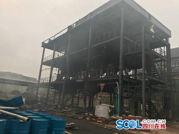 四川爆燃事故致3栋建筑成钢架 事发时工人正换班
