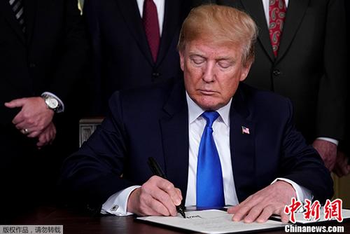 特朗普抨击英政府脱欧计划:威胁英美贸易协议