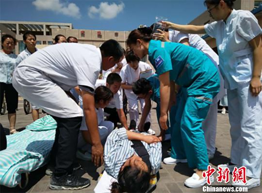宁夏成功完成首例重症患者跨省直升机转院救治