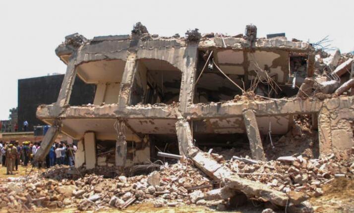 印度首都一座6层建筑物倒塌 致3死12人失踪
