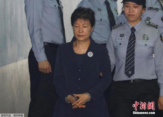 朴槿惠“亲信干政”案二审 检方要求判30年