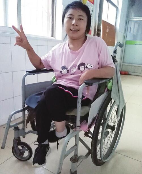 世界那么大 我想去看看 20岁脑瘫女孩杨金月梦想有台电动轮椅