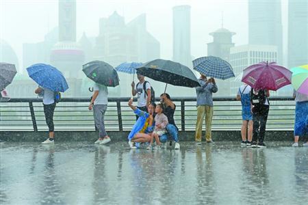 台风“安比”登陆，上海经受考验应对有序