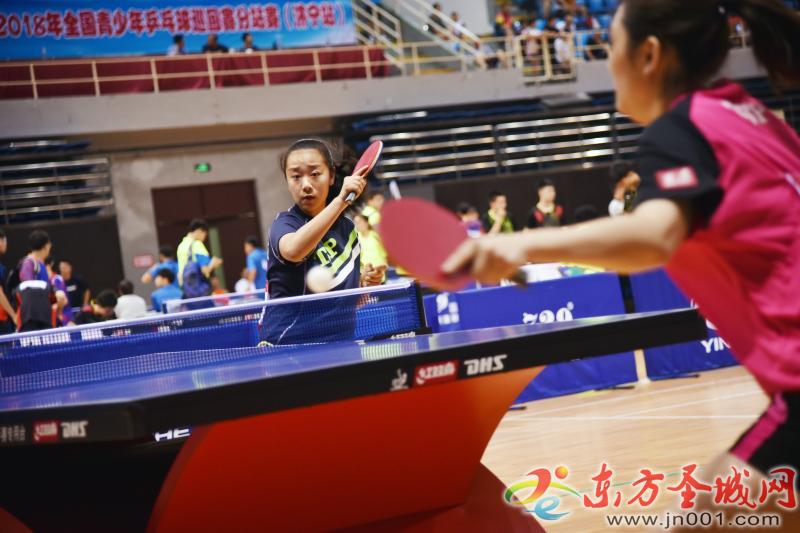 全国青少年乒乓球巡回赛分站赛(济宁站)开幕