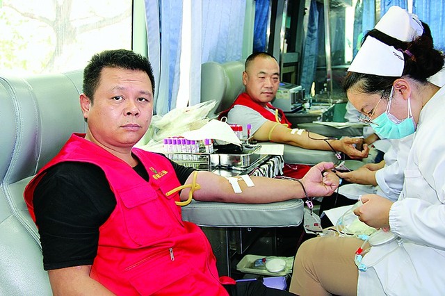 20余名志愿者献血6000余毫升