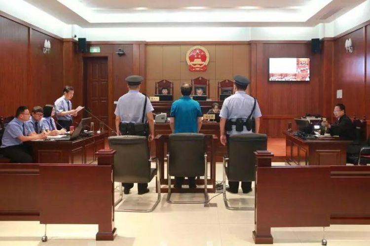 济南市国土资源局原局长韩晓光受贿案一审开庭