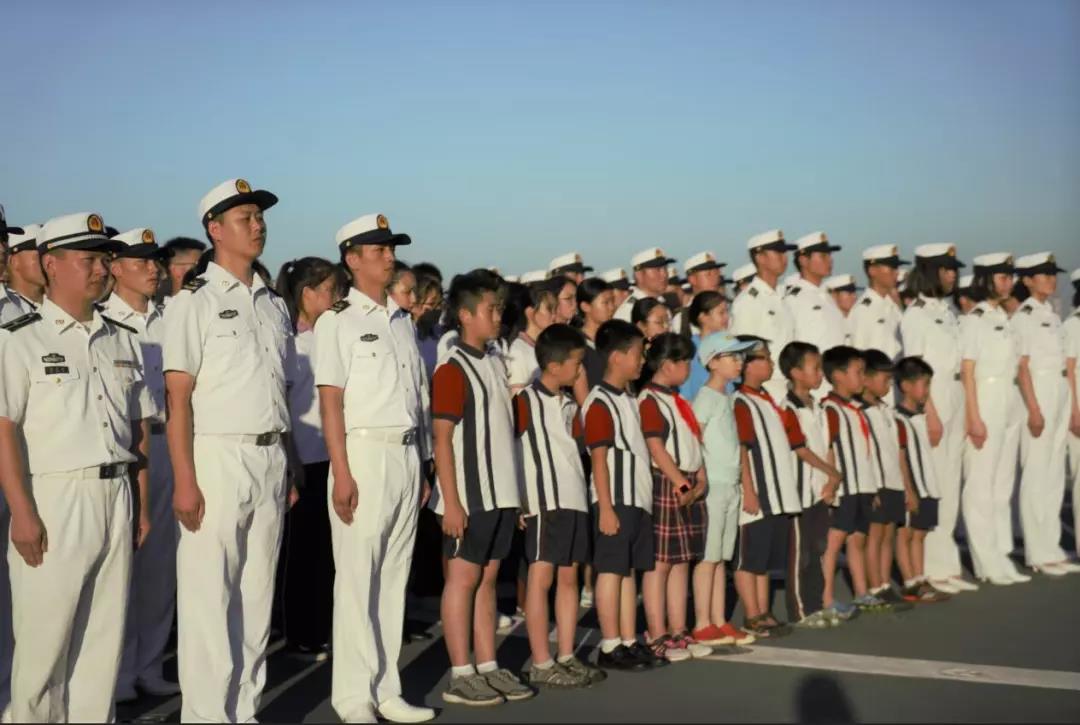 水运会丨日照文旅集团扛起本届 “爱海疆”大旗，启动交接仪式在海军988舰隆重举行
