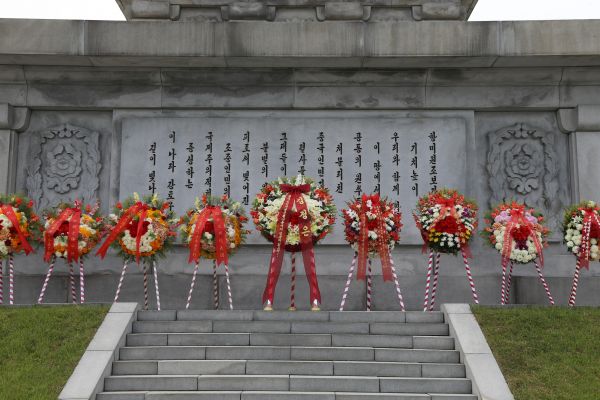 外媒：朝纪念朝鲜战争胜利65周年并向中国人民志愿军致敬