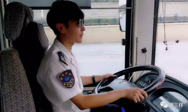 对话山东网红公交小哥：五星级驾驶员！抖音达人！