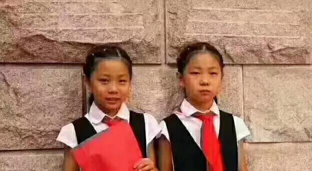 最新!北京双胞胎姐妹青岛海边走失,海上搜救已