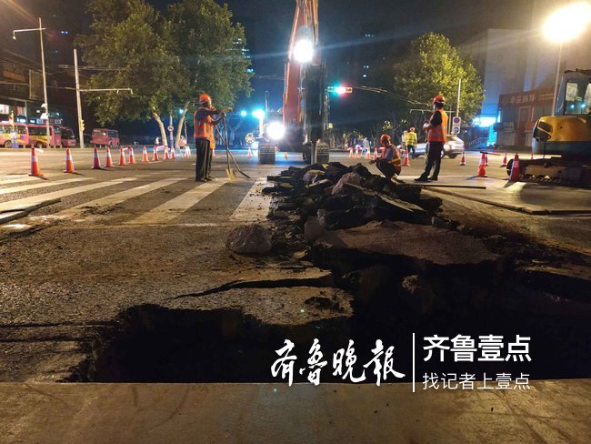 昨夜，济南历山路BRT车道被挖许多大坑，咋回事？