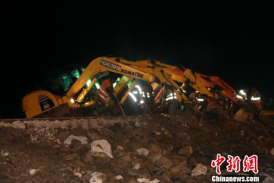 抢险16小时 黑龙江省因水害中断行车铁路恢复通车