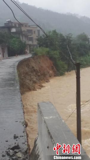 南海热带低压致广东茂名4.6万人受灾