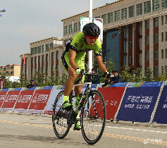 第八届环青海湖大学生公路自行车赛开赛啦！