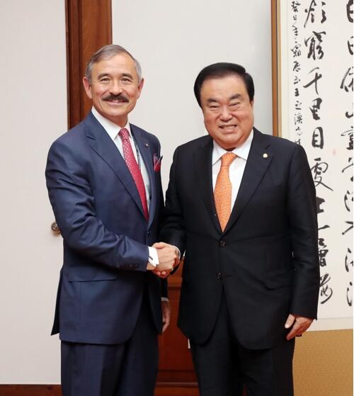 韩国会议长会见美驻韩大使 就加强韩美同盟交换意见