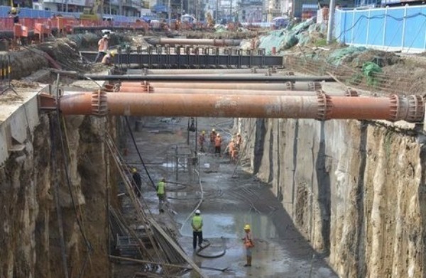 王母阁路综合管廊全面开挖 9月份主体完工