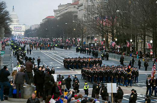 美国国防部:原定11月举行的阅兵仪式将延期至明年
