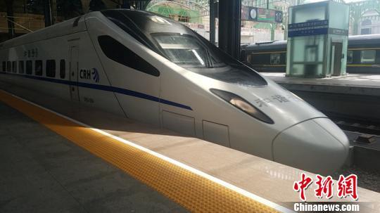 中国最北高寒高铁“三周岁”：克服80度温差运送旅客