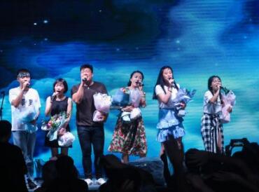 武大首届校友音乐节在青唱响 30年经典校园歌曲尽现