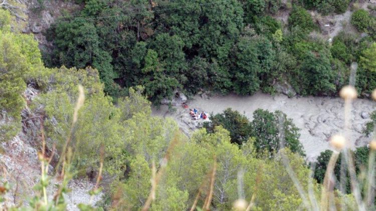 意大利著名景点拉加内利峡谷突发山洪 致至少10人死亡