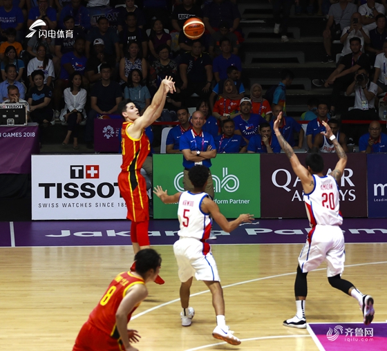 周琦25分12板小丁7分 中国男篮险胜菲律宾取开门红