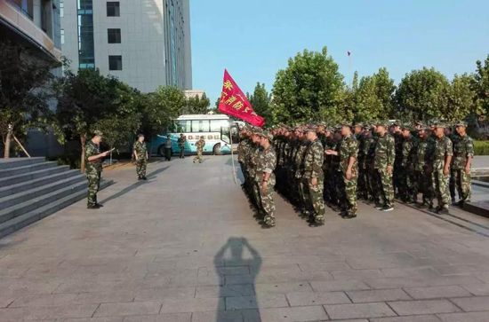 莱芜支队调集60人应急救援突击队 赶赴潍坊寿光开展救援工作