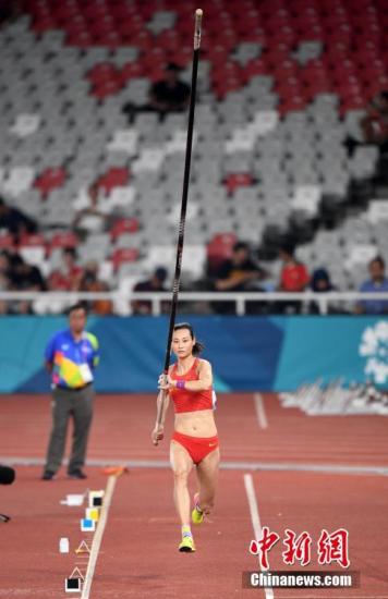 李玲打破赛会纪录成功卫冕 中国队实现女子撑杆跳六连冠