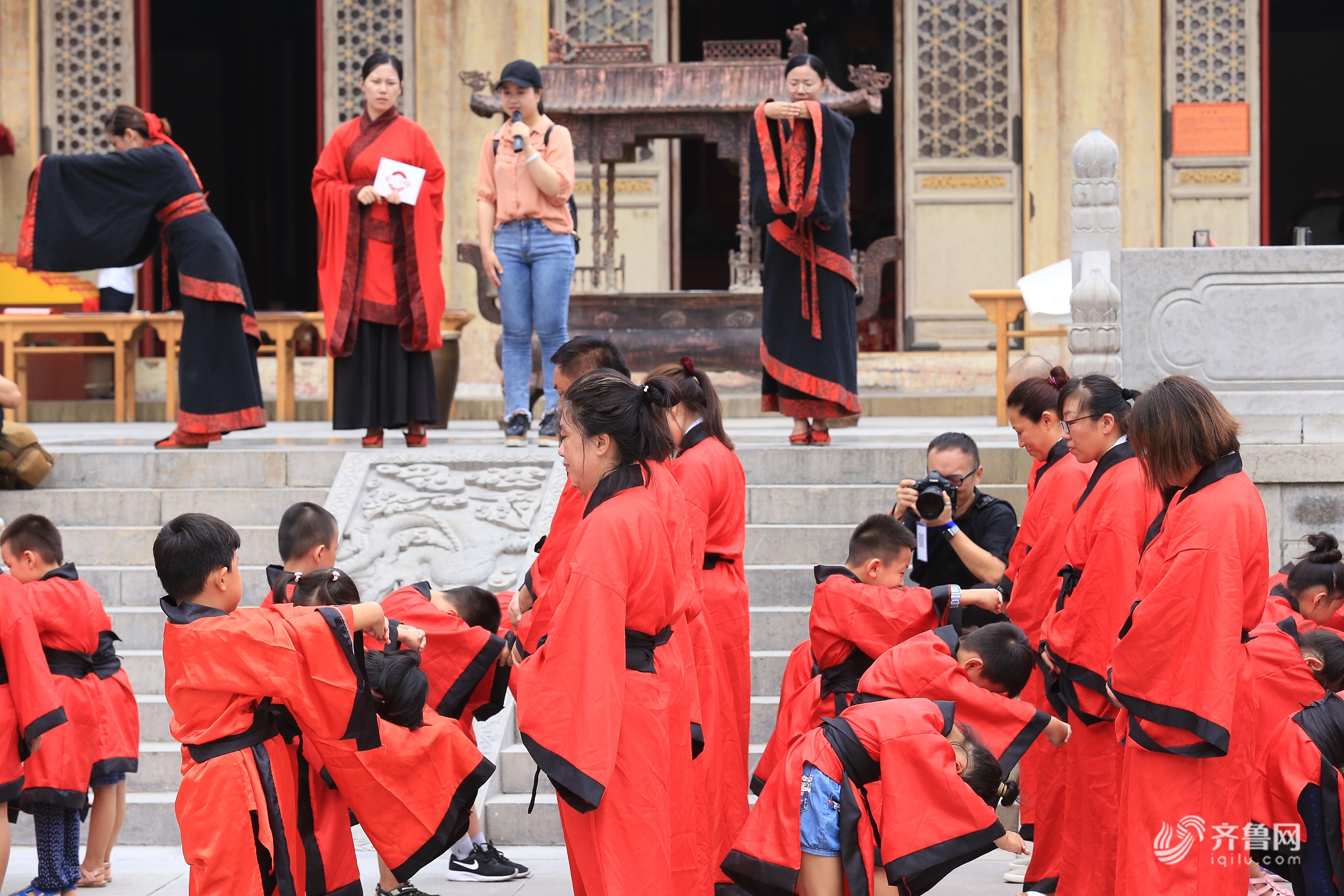 济南府学文庙举行开笔礼活动 传统文化浸润孩子内心