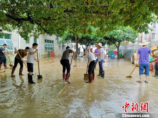 广东惠东白花镇重灾区洪水消退 快速恢复正常生活