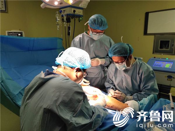 烟台山医院血管外科团队为静脉曲张的患者手术
