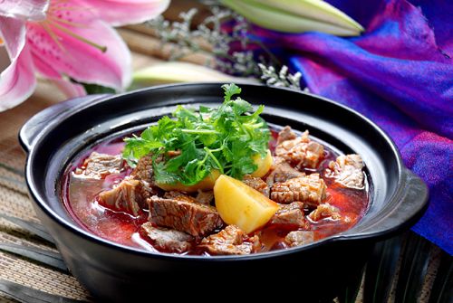 济宁人气美食：滋补又美味的牛肉砂锅