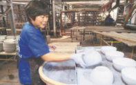 陶瓷产品现烧现卖 淄博首个工业旅游观光工厂对外开放