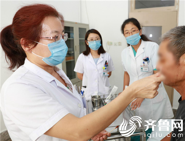 烟台山医院为患者成功实施癌灶切除和眼睑整形术