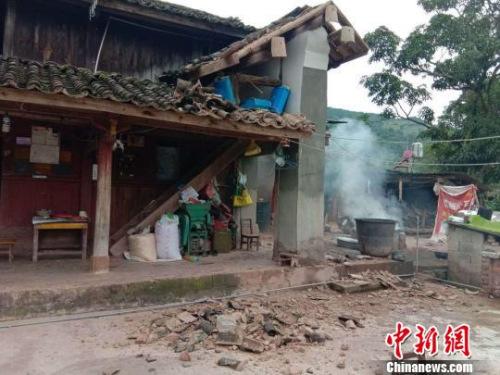 云南墨江5.9级地震已致26人受伤 房屋受损近30000间