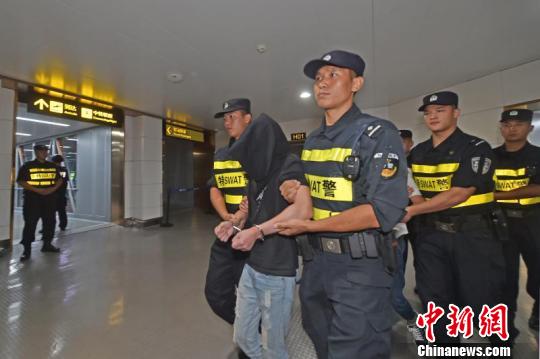 重庆警方破获特大网贷诈骗案 涉及全国11万名受害人