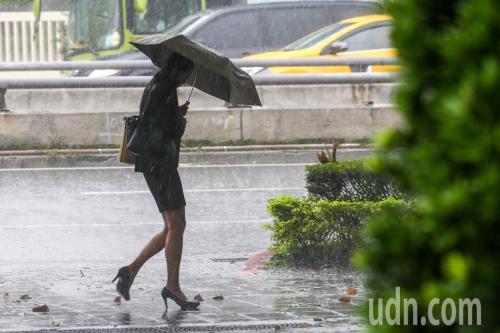 台湾周末或遭台风“山竹”侵袭 15日雨势最大