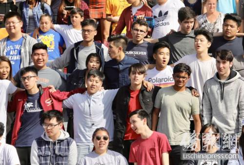美亚凯迪亚高中纪念“9 11” 华裔学生吁尊重生命