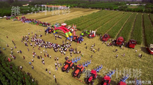 无人机空中见证 “济南造”农机 完成玉米全程机械化过程