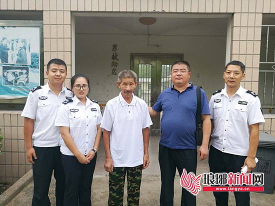 临沂市救助管理站帮助徐州七旬老人踏上回家的路