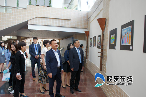 烟台图书馆举办中韩青少年美术作品展